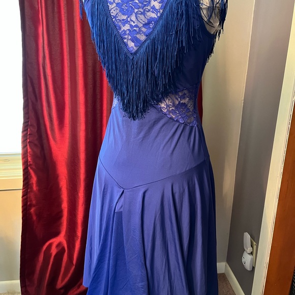 Dance in Blue - Picture 2 of 3